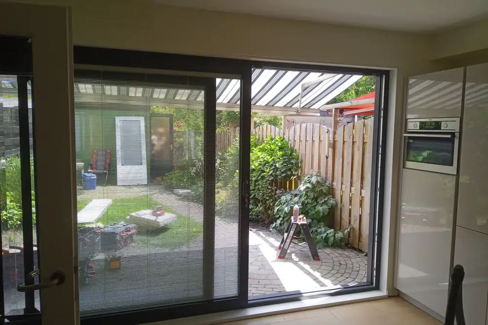 Schuifpui naar de tuin