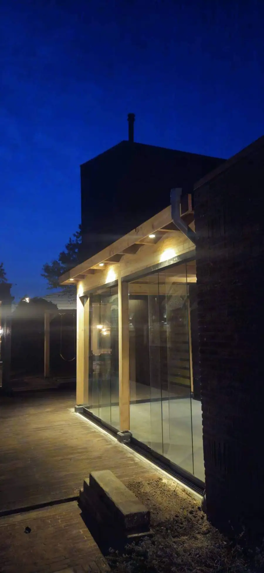 Douglas overkapping met verlichting in de overstek, foto 2