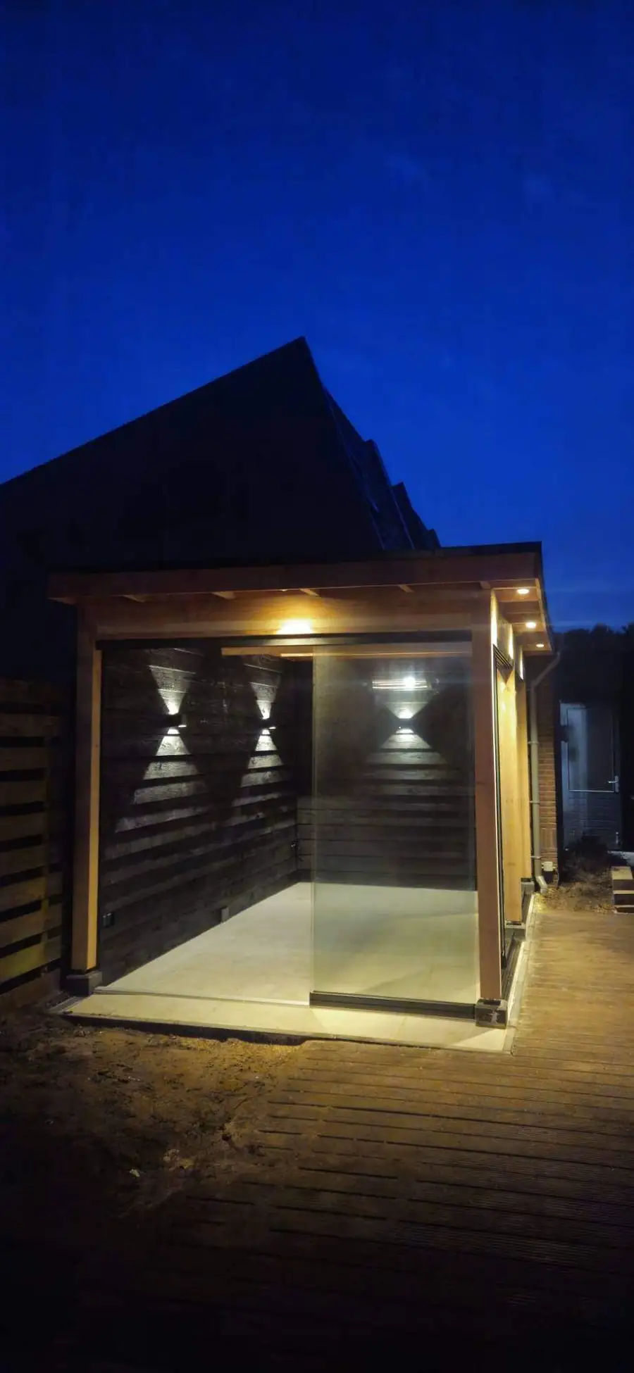 Douglas overkapping met verlichting in de overstek, foto 4