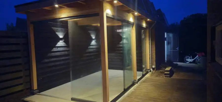 Douglas overkapping met verlichting in de overstek, foto 5